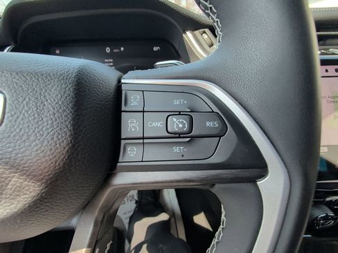 Certified 2023 Jeep Grand Cherokee L Limited AWD/4WD image 20