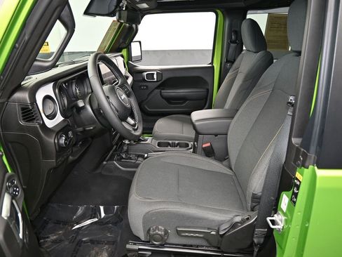 Used 2025 Jeep Wrangler Sport image 11