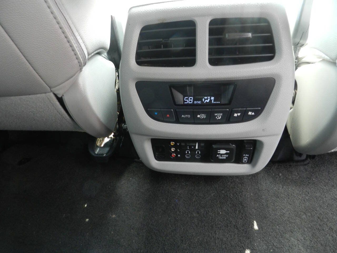 Used 2016 Honda Pilot Touring image 16