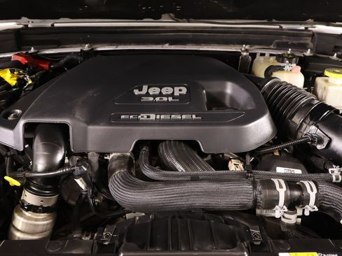 Used 2021 Jeep Gladiator Sport AWD/4WD image 18