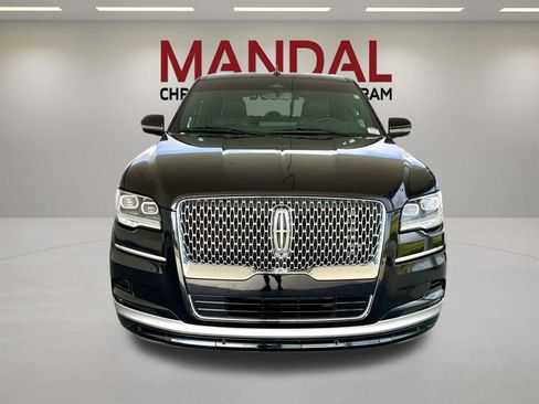 Used 2024 Lincoln Navigator L 4WD image 3