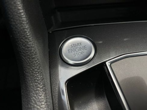 Used 2020 Volkswagen Tiguan SE FWD image 21