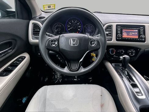 Used 2021 Honda HR-V LX image 9