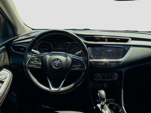 Used 2022 Buick Encore GX Essence w/ Experience Buick Package FWD image 18