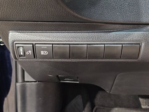 Used 2025 Toyota Corolla SE FWD image 24