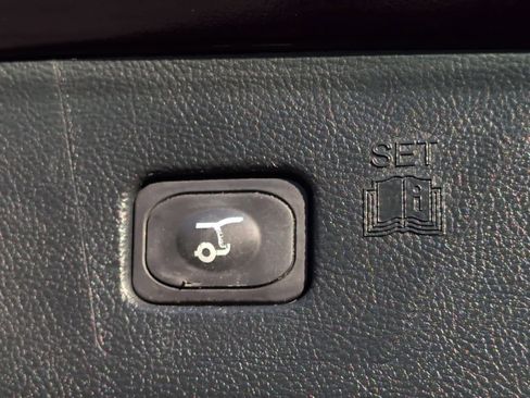 Used 2022 Ford Edge SEL w/ Convenience Package image 12