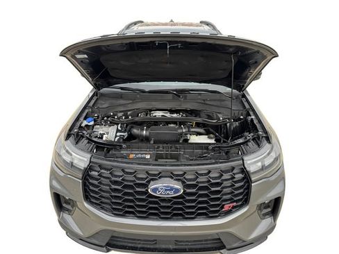 Certified 2025 Ford Explorer ST AWD/4WD image 16