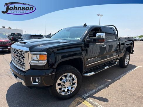 Used 2019 GMC Sierra 2500 Denali w/ Duramax Plus Package AWD/4WD image 1
