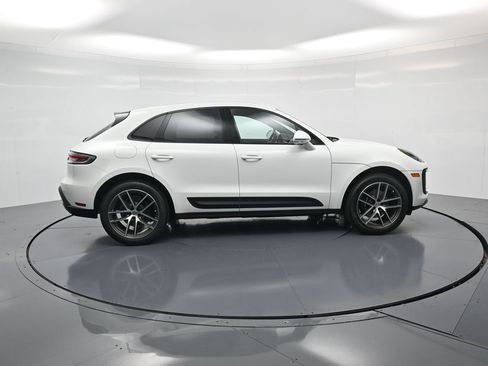 Certified 2026 Porsche Macan AWD/4WD image 31