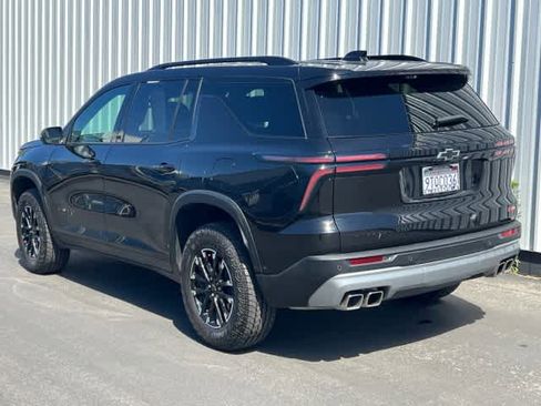 Used 2025 Chevrolet Traverse Z71 w/ Enhanced Driving Package AWD/4WD image 4