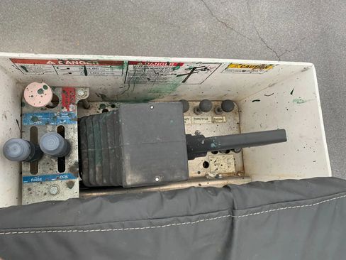 Used 2011 Ford F550 2WD Regular Cab Super Duty w/ Payload Upgrade Pkg image 36