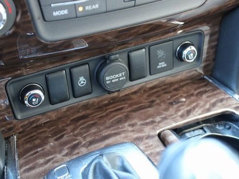 Used 2017 Nissan Armada Platinum w/ Captain Seat Package image 26