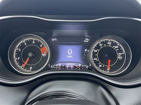 Used 2023 Jeep Cherokee Altitude Lux image 20