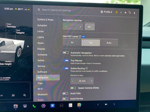 Used 2024 Tesla Cybertruck AWD Crew Cab image 31