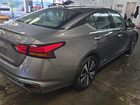 Used 2021 Nissan Altima 2.5 SV FWD image 4