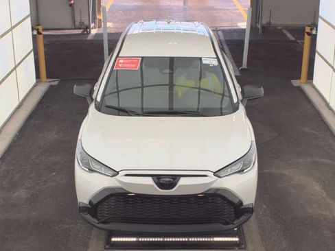 Used 2024 Toyota Corolla Cross AWD Hybrid image 2