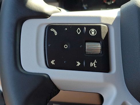 Used 2026 Land Rover Defender 110 X-Dynamic SE AWD/4WD image 19
