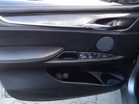 Used 2016 BMW X5 M image 11