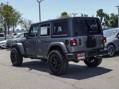 Used 2026 Jeep Wrangler Unlimited Sport AWD/4WD image 6