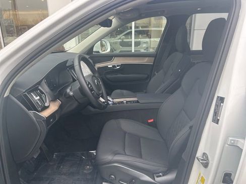 Used 2025 Volvo XC90 B6 Plus image 18