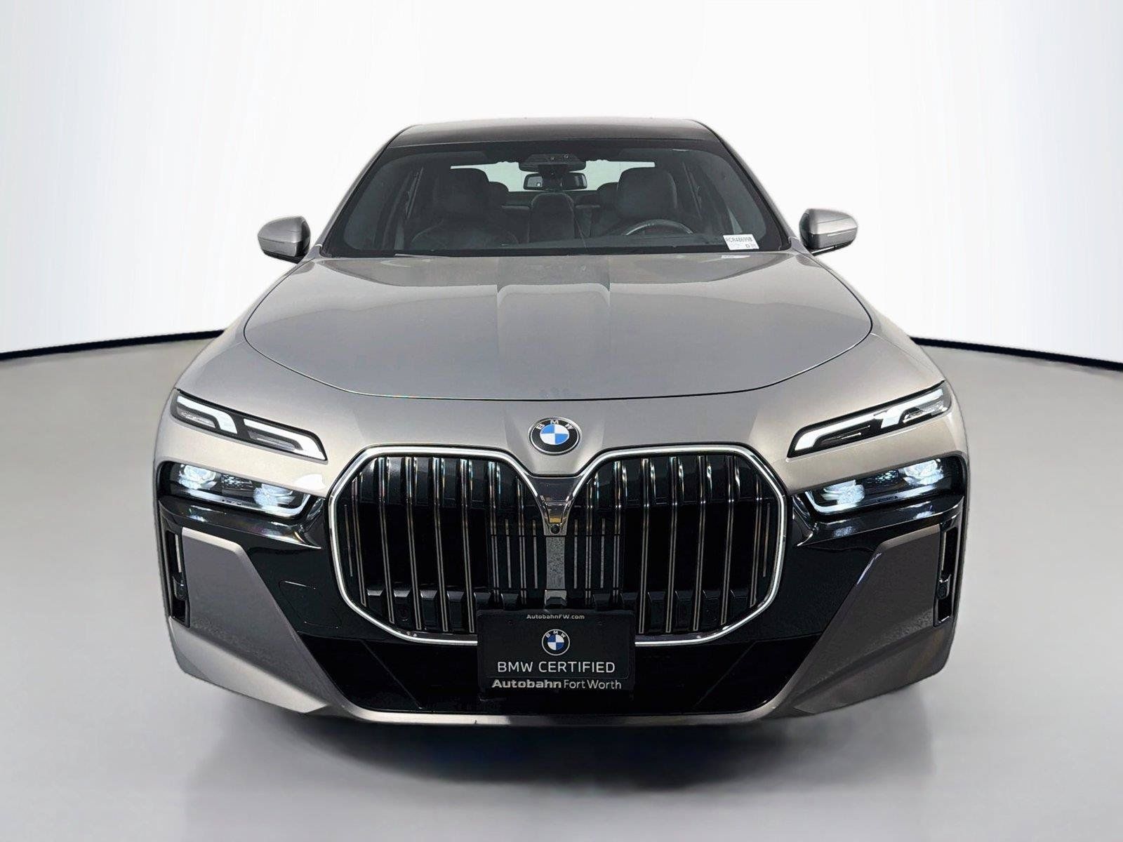 Used 2024 BMW 760i xDrive AWD/4WD image 2