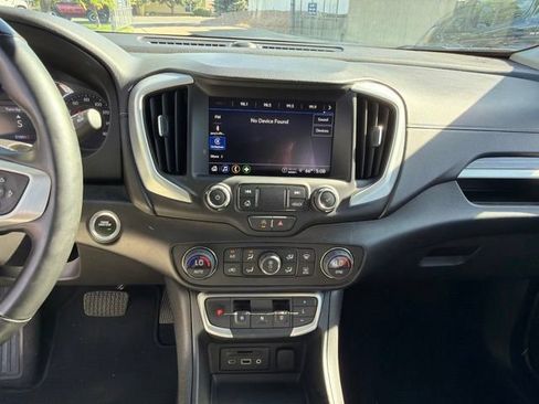 Used 2024 GMC Terrain SLT AWD/4WD image 18