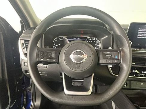 Used 2024 Nissan Rogue SV AWD/4WD image 14