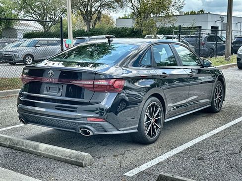 Used 2025 Volkswagen Jetta GLI Autobahn image 9