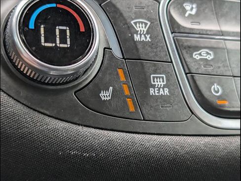 Used 2023 Chevrolet Malibu LT FWD image 18