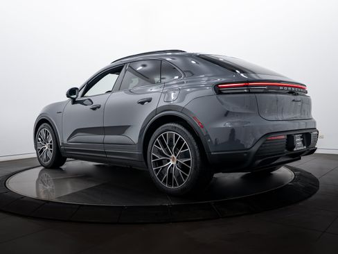 New 2026 Porsche Macan 4 Electric AWD/4WD image 3
