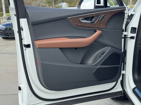 Used 2025 Audi Q7 2.0T Premium w/ Convenience Plus Package image 20