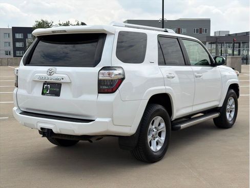 Used 2016 Toyota 4Runner SR5 AWD/4WD image 8