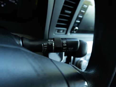 Used 2020 Toyota Sienna L image 25