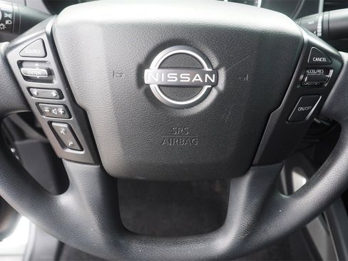 Used 2022 Nissan Frontier SV image 14