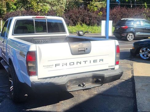 Used 2002 Nissan Frontier SE image 3