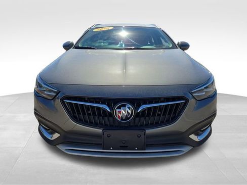 Used 2018 Buick Regal Essence w/ Driver Confidence Package #1 AWD/4WD image 5