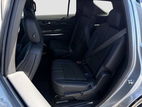 Used 2026 Chevrolet Traverse High Country w/ LPO, Floor Liner Package FWD image 13