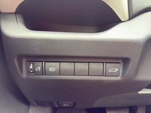 Certified 2022 Toyota RAV4 XLE w/ Convenience Package FWD image 21