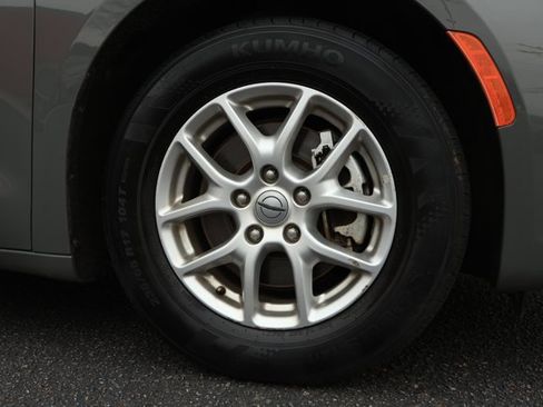 New 2026 Chrysler Voyager LX image 5