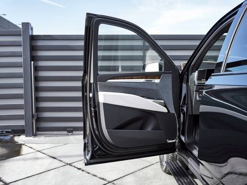 Used 2026 Cadillac Escalade Platinum Sport w/ LPO, Floor Liner Package image 30