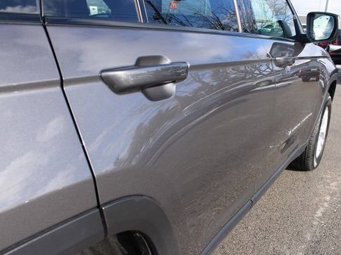 Used 2024 Jeep Grand Cherokee Laredo image 48