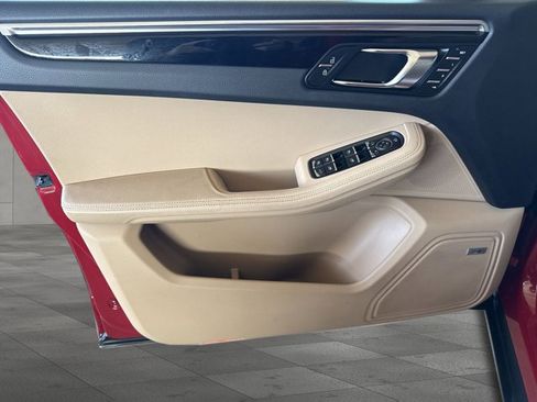 Used 2022 Porsche Macan image 10