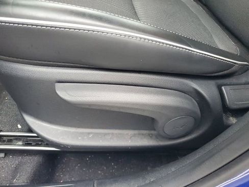 Used 2022 Hyundai Venue Limited image 38