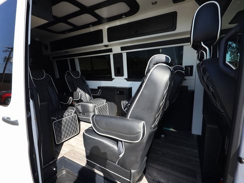 Used 2023 Mercedes-Benz Sprinter 3500 image 13