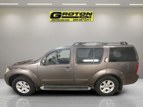 Used 2008 Nissan Pathfinder SE w/ Side Airbags Pkg AWD/4WD image 2