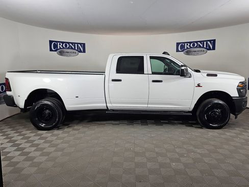 New 2026 RAM 3500 Tradesman AWD/4WD image 31