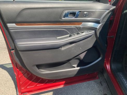 Used 2017 Ford Explorer Limited w/ Equipment Group 301A AWD/4WD image 12