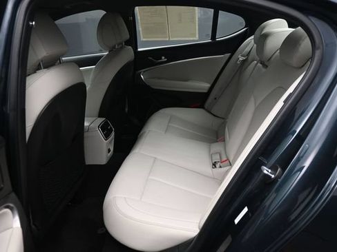 Used 2025 Genesis G70 2.5T AWD/4WD image 11