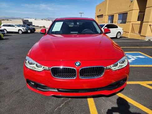 Used 2018 BMW 320i Sedan w/ Convenience Package image 8