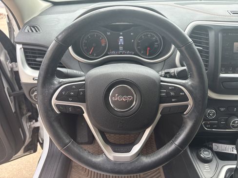 Used 2016 Jeep Cherokee Limited AWD/4WD image 18